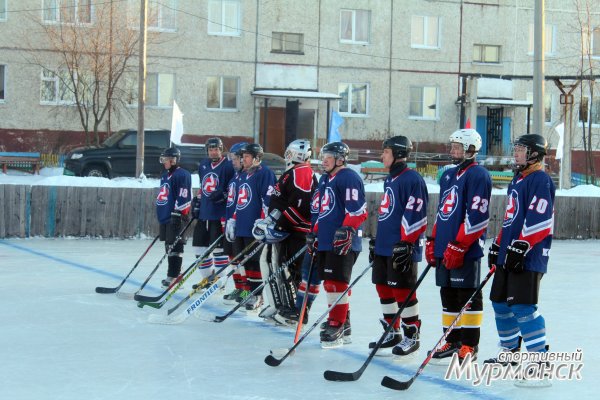 Хоккейный матч между командами гп. Зеленоборский и г.Полярные Зори