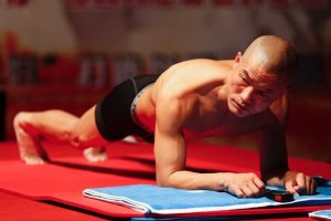 Датчанин установил новый мировой рекорд по удержанию «планки»