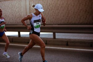 Женская грудь и результаты марафона