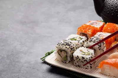 Суши и роллы с доставкой по Майкопу — обзор ресторанов