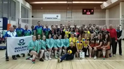Заполярные волейболисты успешно сыграли в Костомукше