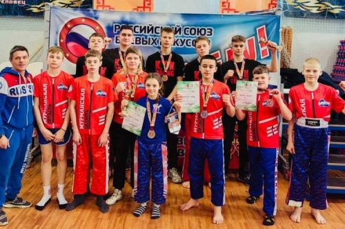 Кикбоксёры Мурманска стали серебряными призерами чемпионата и первенства СЗФО